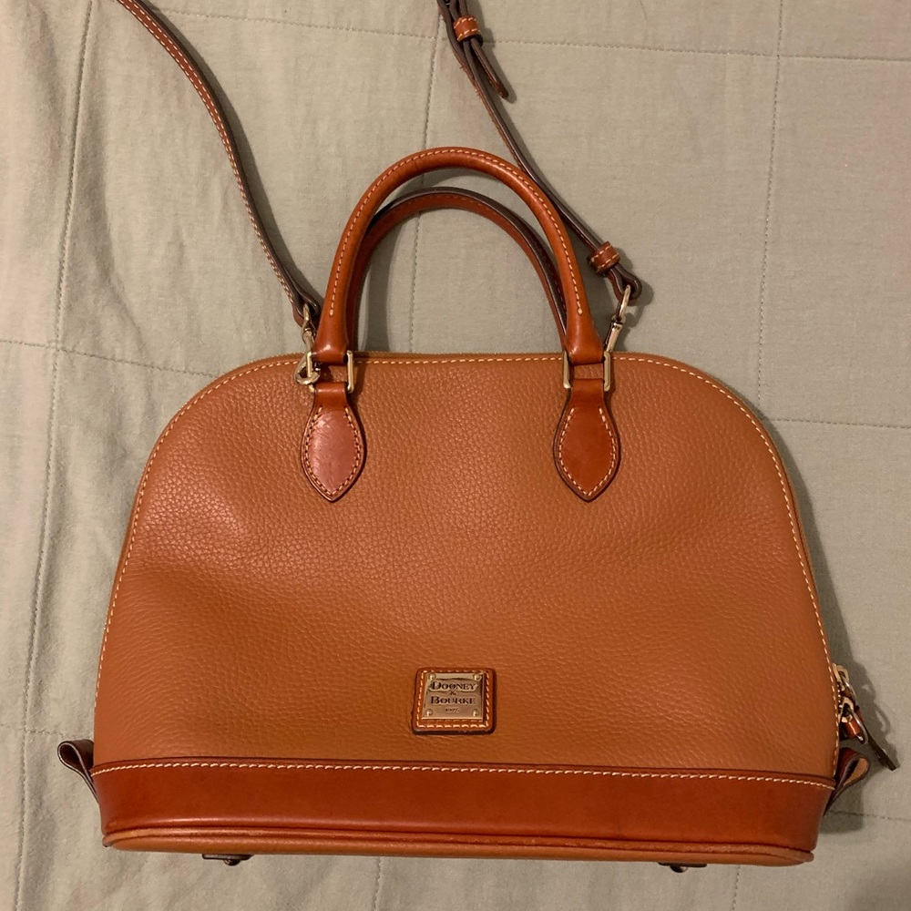 EUC Dooney & Bourke Pebble Grain Zip Satchel with duster bag